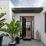 Luxury Ocean View Retreat 2bedroom With Jacuzzi *
