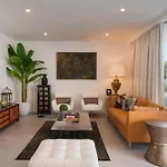 Luxury Ocean View Retreat 2bedroom With Jacuzzi