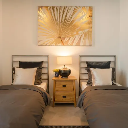 Luxury Ocean View Retreat 2bedroom With Jacuzzi Apartment