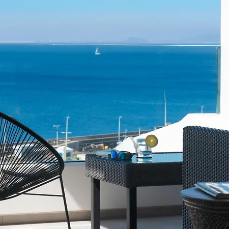 Apartment Luxury Ocean View Retreat 2bedroom With Jacuzzi Puerto del Carmen (Lanzarote)
