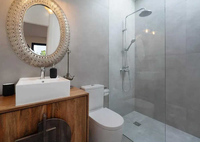 Luxury Ocean View Retreat 2bedroom With Jacuzzi Apartment